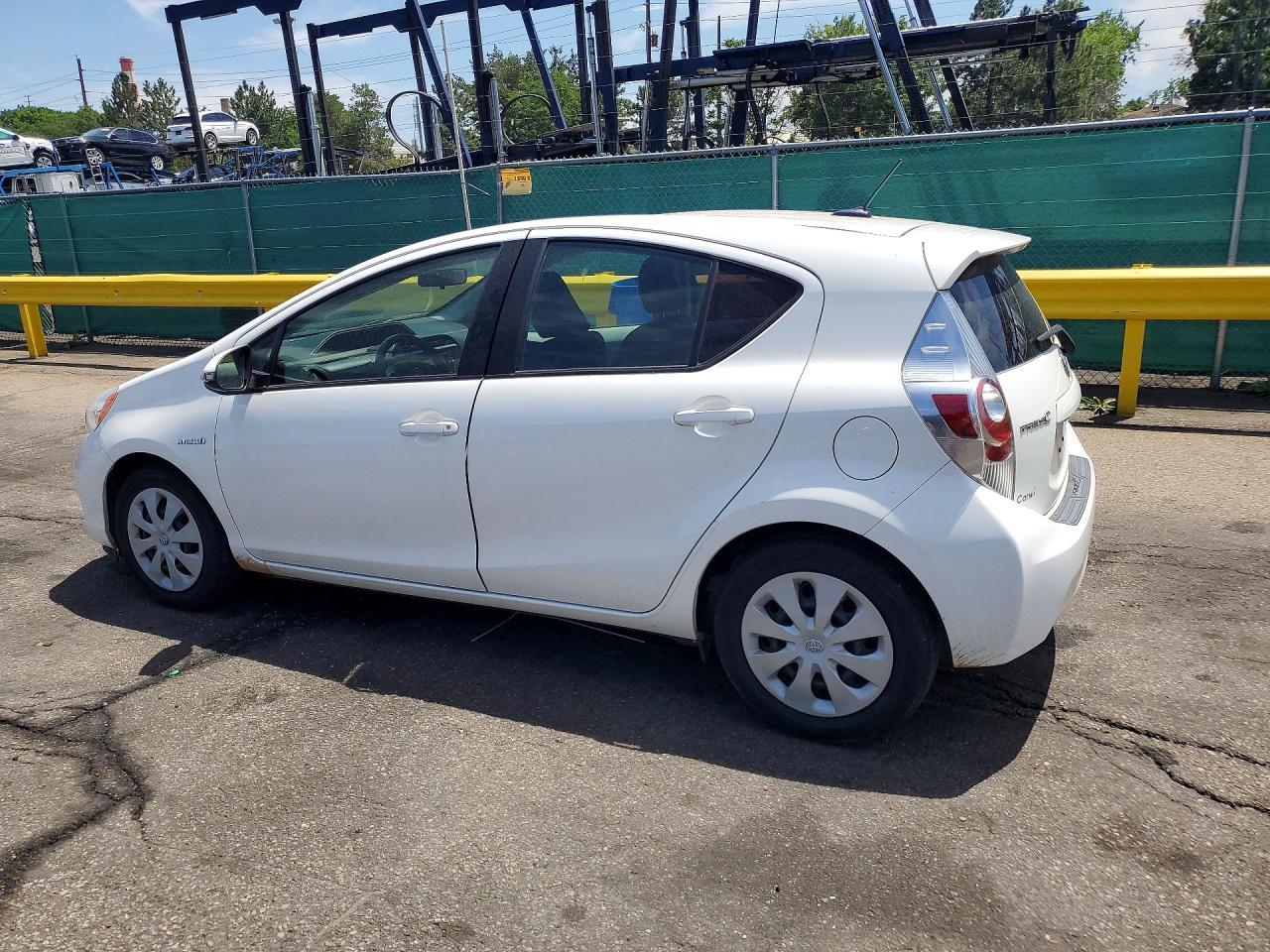 2013 Toyota Prius C Three - Фото 2