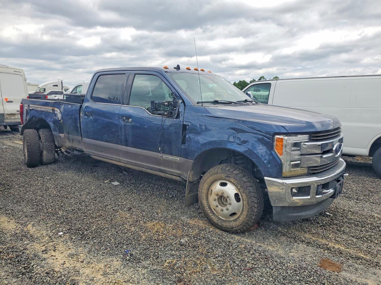 2019 Ford F350 Super Duty - Фото 4
