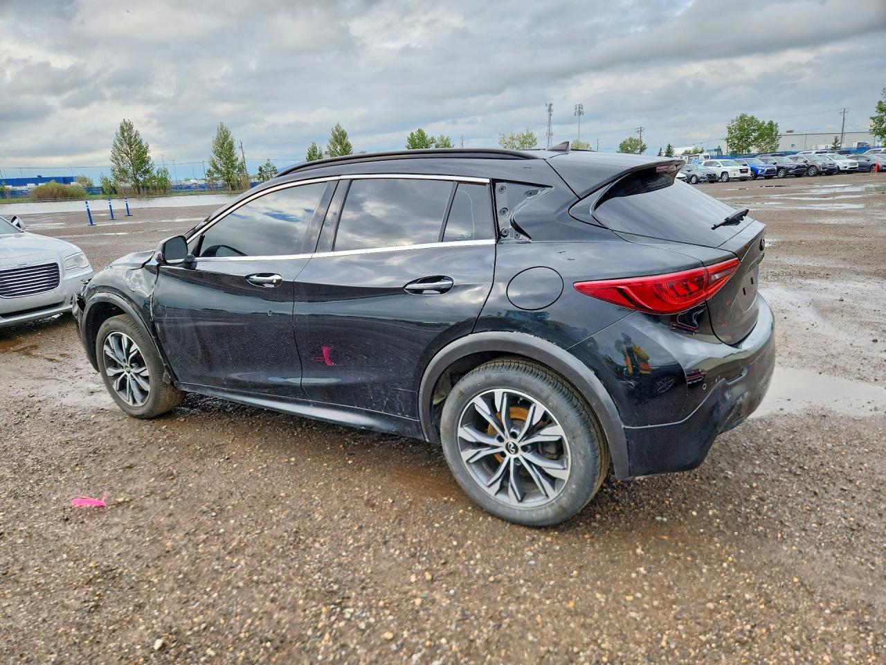 2017 Infiniti Qx30 Luxury - Фото 2