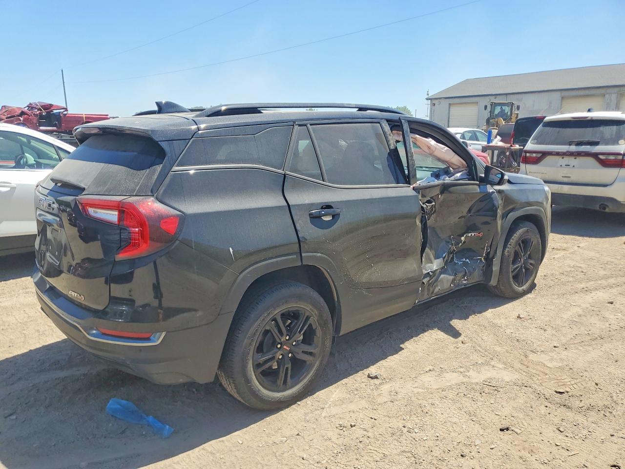 2024 GMC Terrain At4 - Фото 3