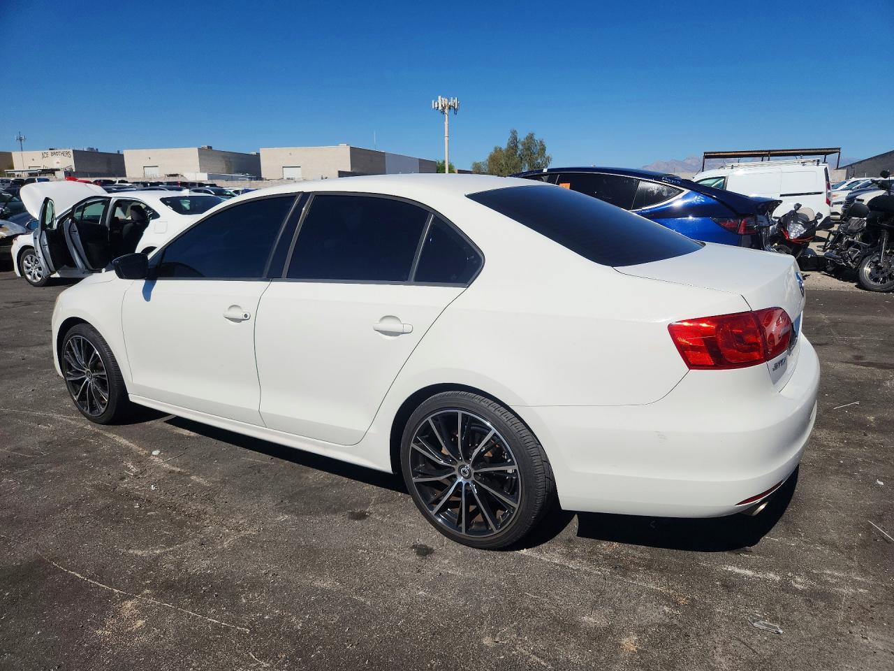 2014 Volkswagen Jetta Base - Фото 2