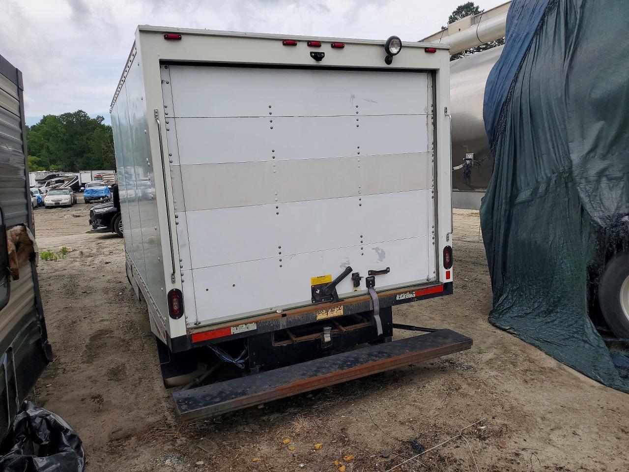 2019 GMC Savana Cutaway G3500 - Фото 6