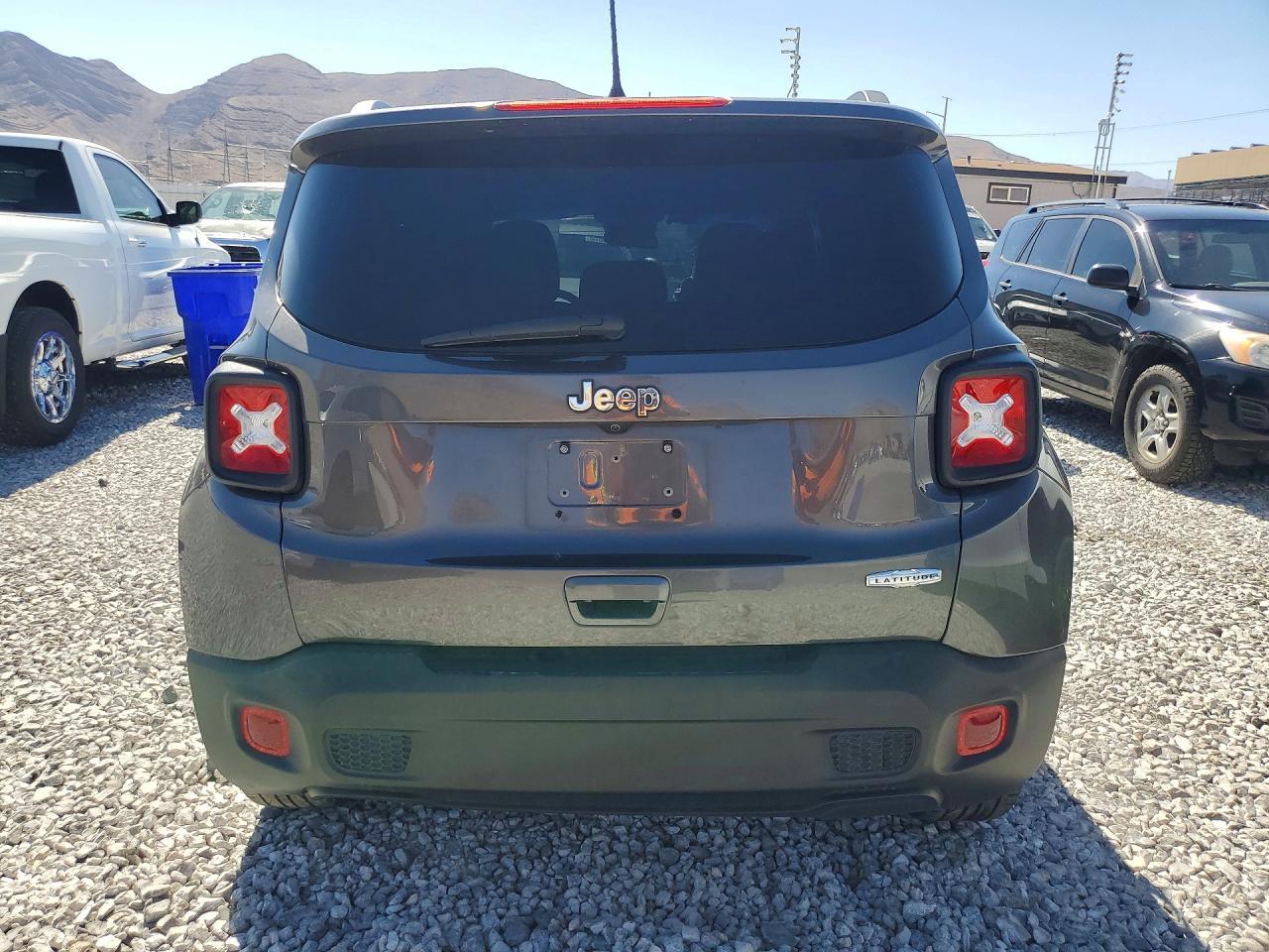 2021 Jeep Renegade Latitude - Image 6