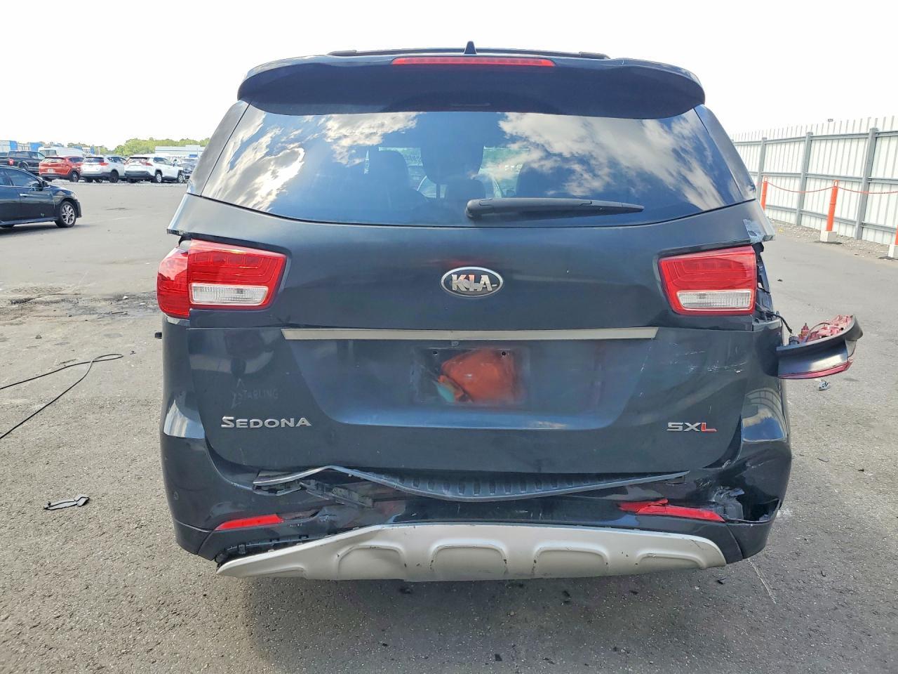 2018 Kia Sedona Sxl - Фото 6