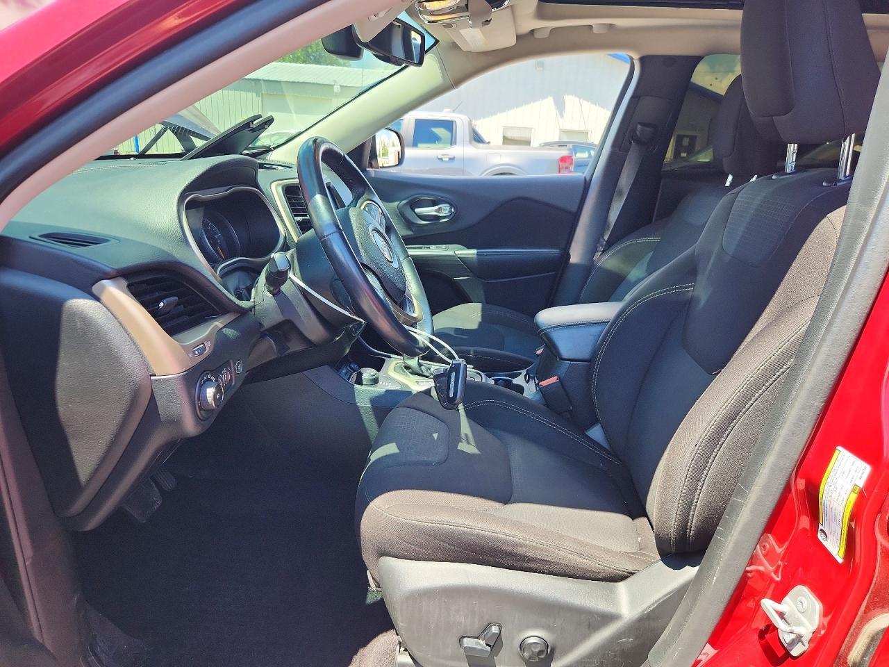 2016 Jeep Cherokee Latitude - Image 7