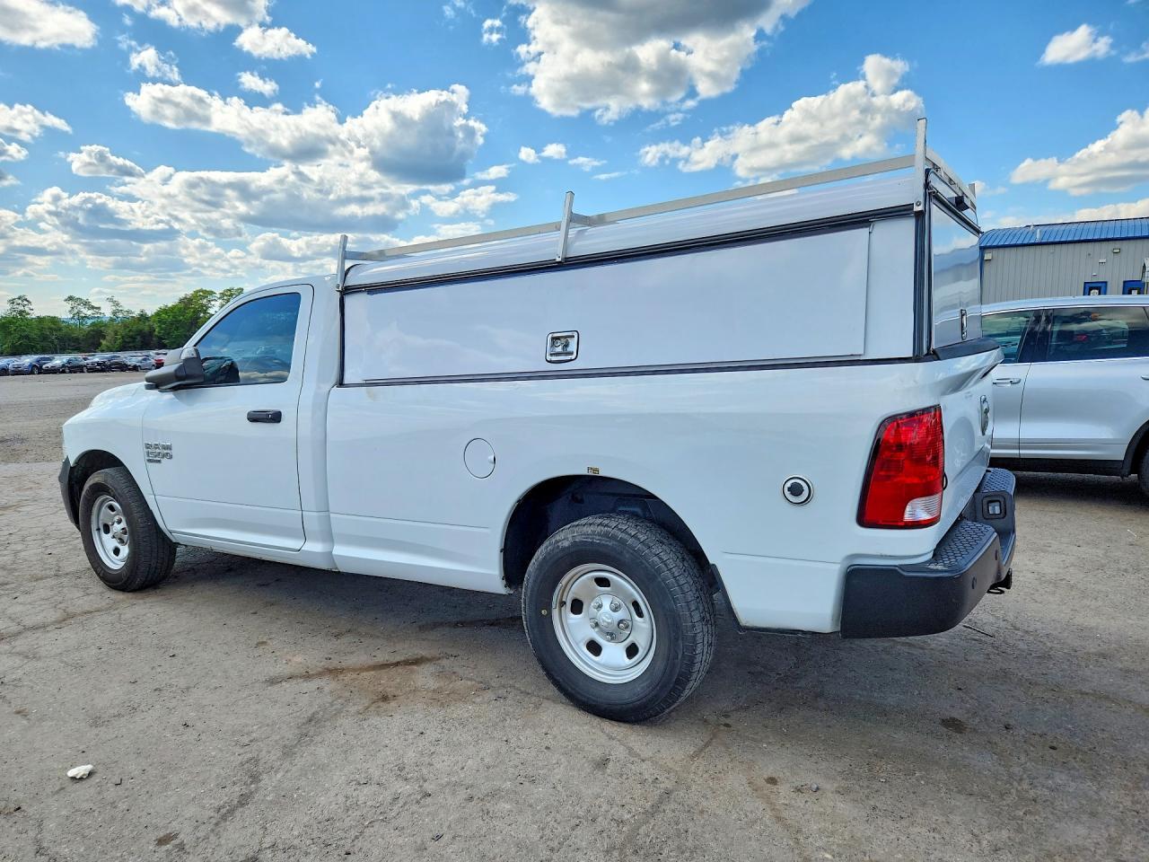 2021 Ram 1500 Classic - Фото 2