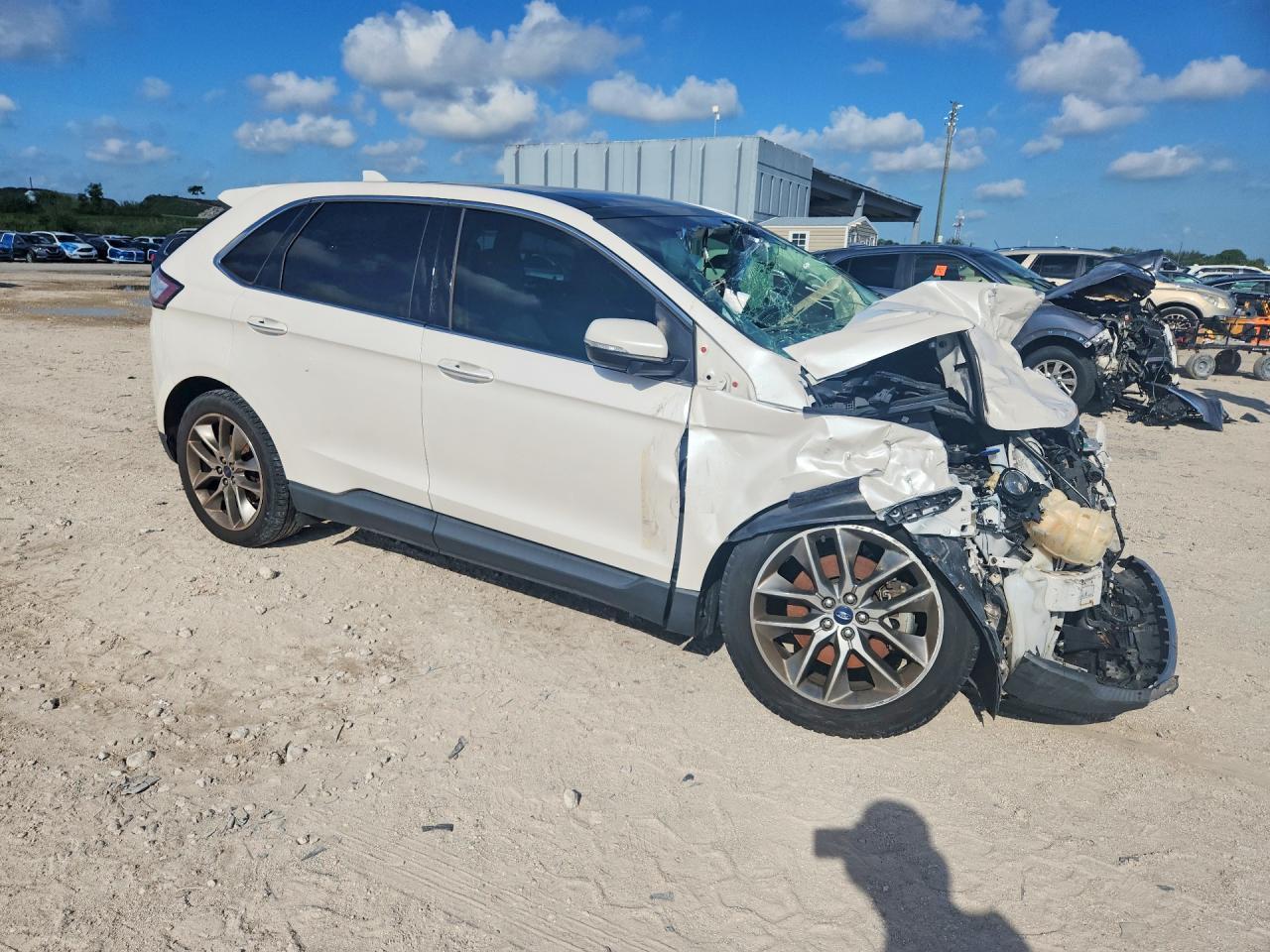 2015 Ford Edge Titanium - Image 4