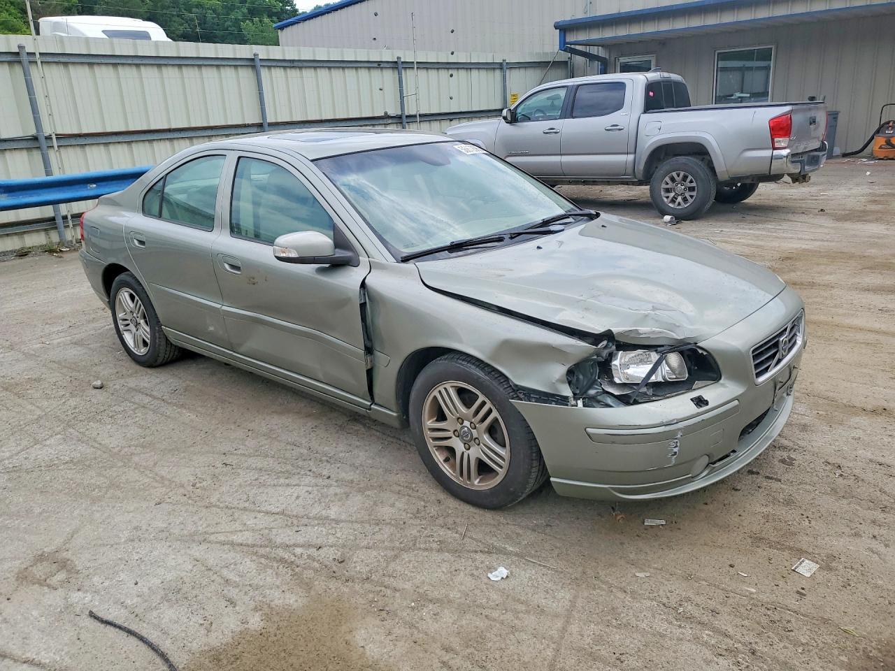 2008 Volvo S60 2.5T - Image 4