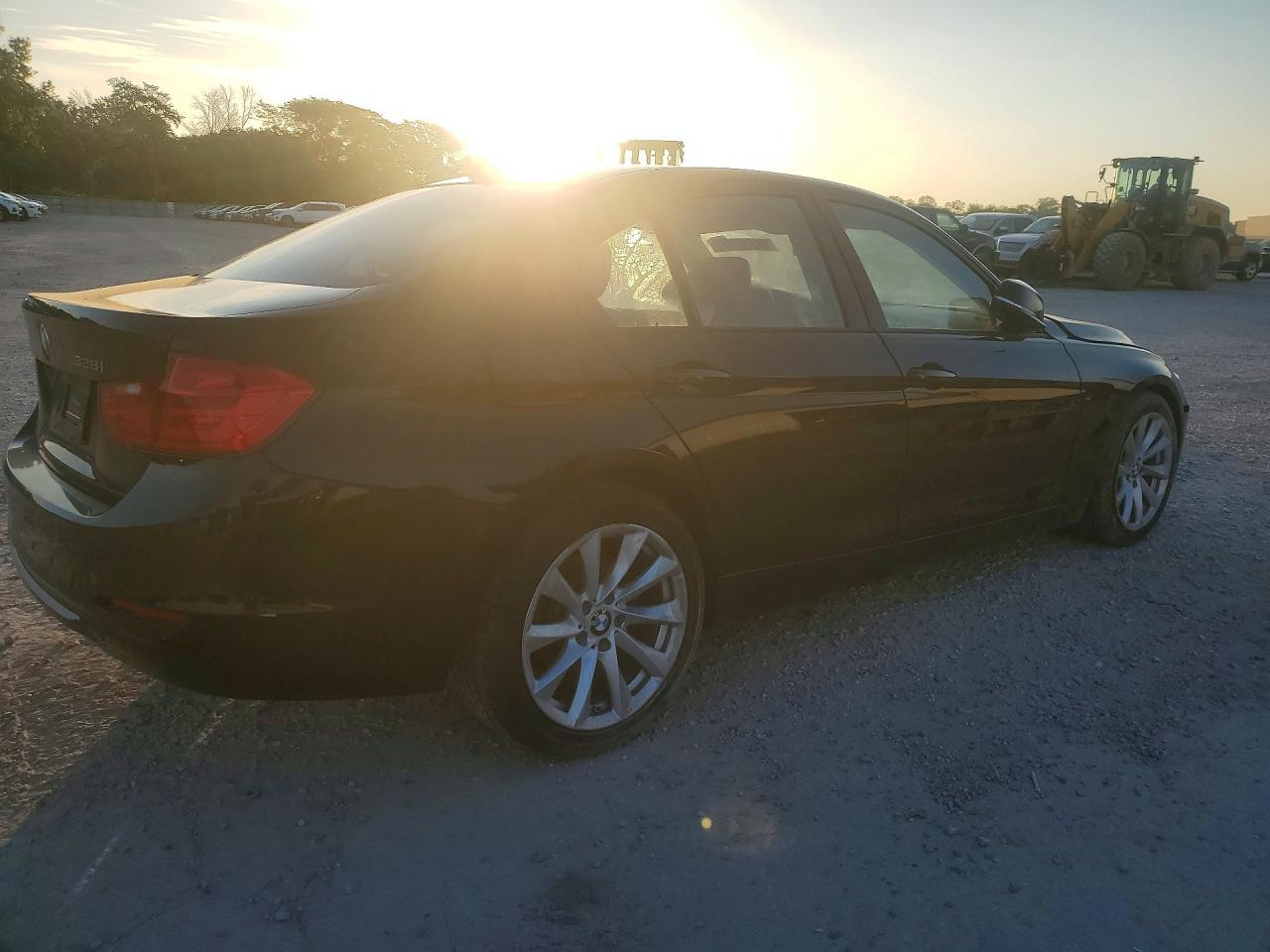 2013 BMW 328 I - Image 3