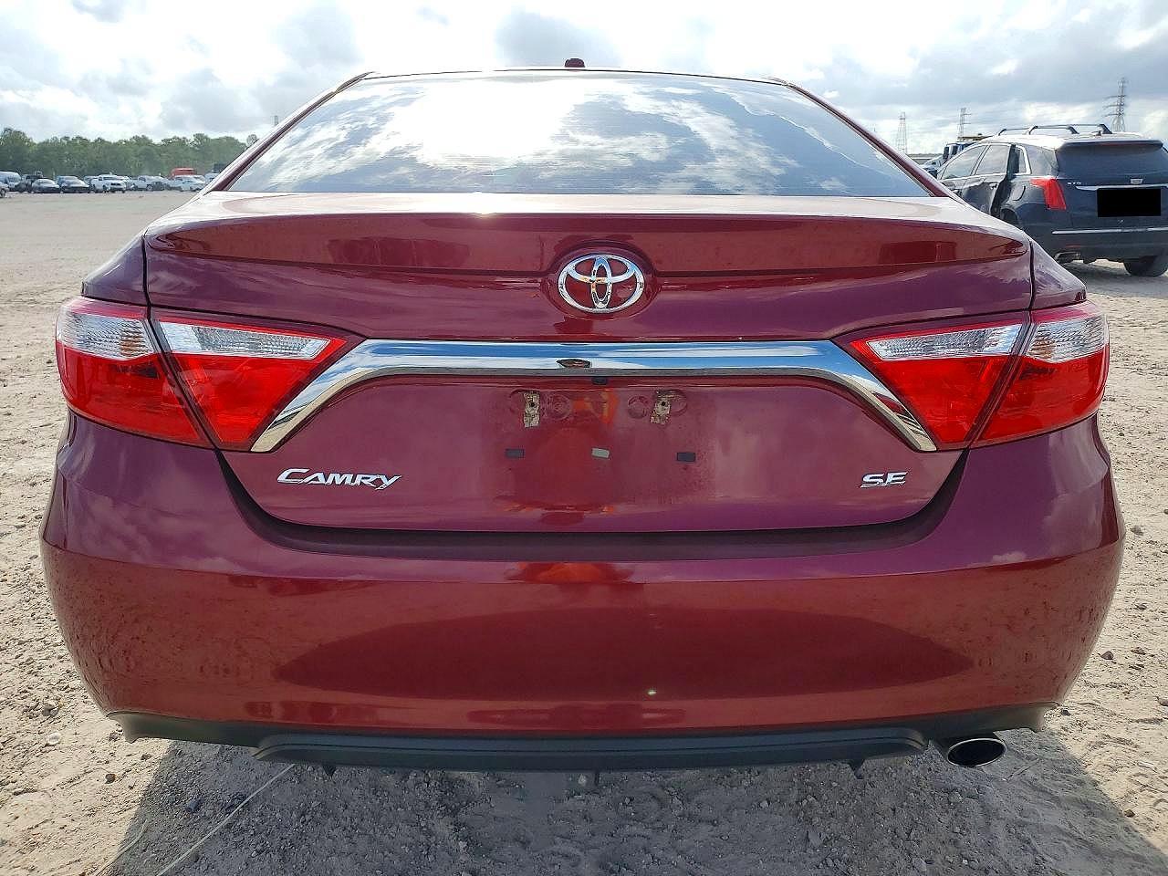 2016 Toyota Camry Se - Фото 6