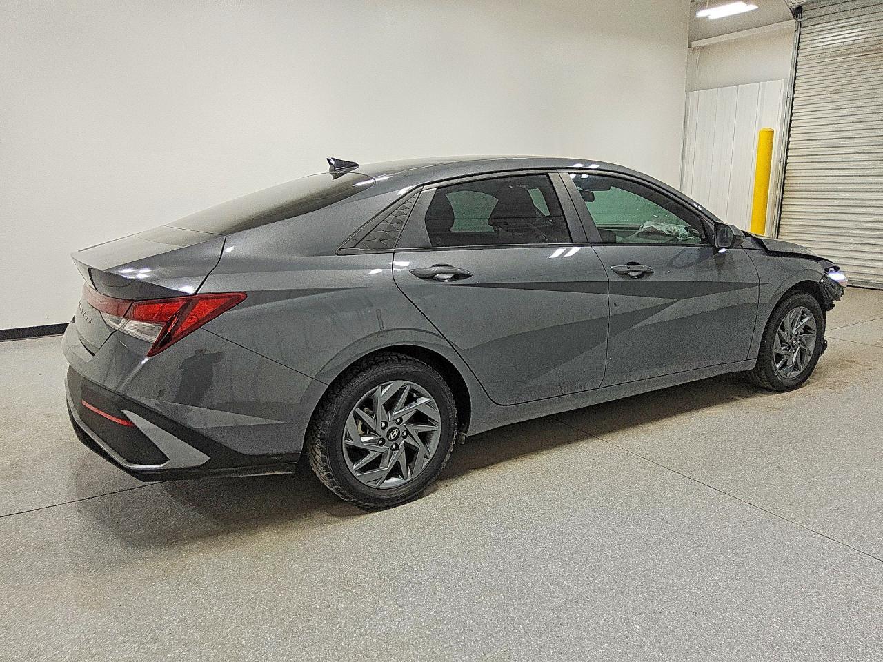 2024 Hyundai Elantra Sel - Image 3