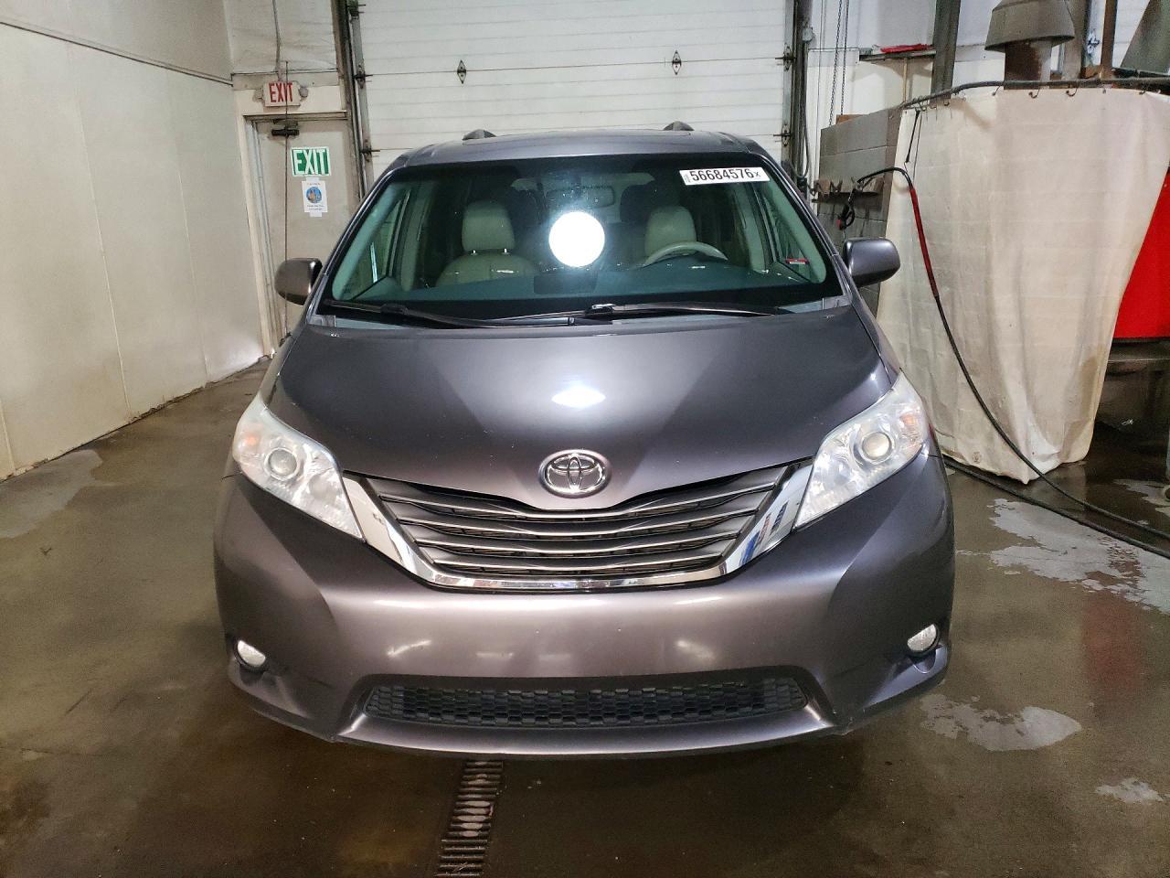 2014 Toyota Sienna Xle 7-Passenger - Фото 5