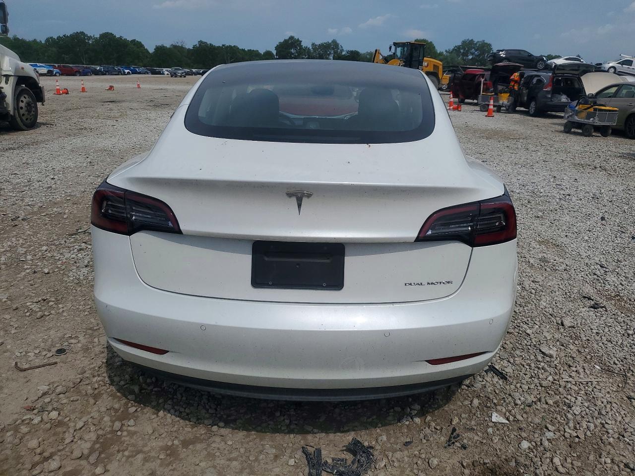 2022 Tesla Model 3 - Фото 6