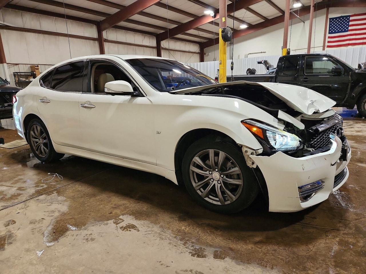 2015 Infiniti Q70 3.7 - Image 4