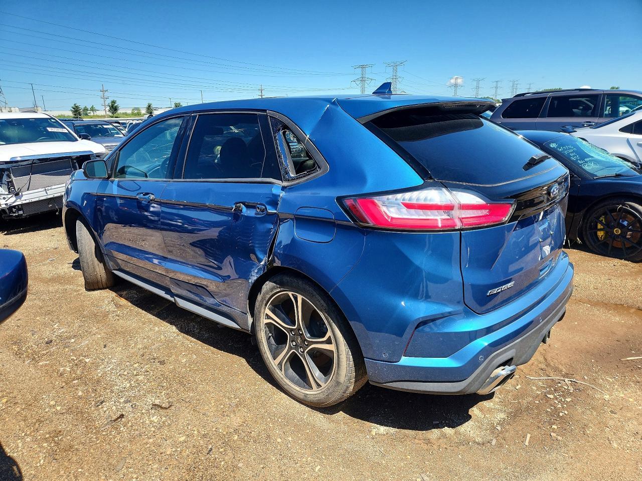 2019 Ford Edge St - Image 2