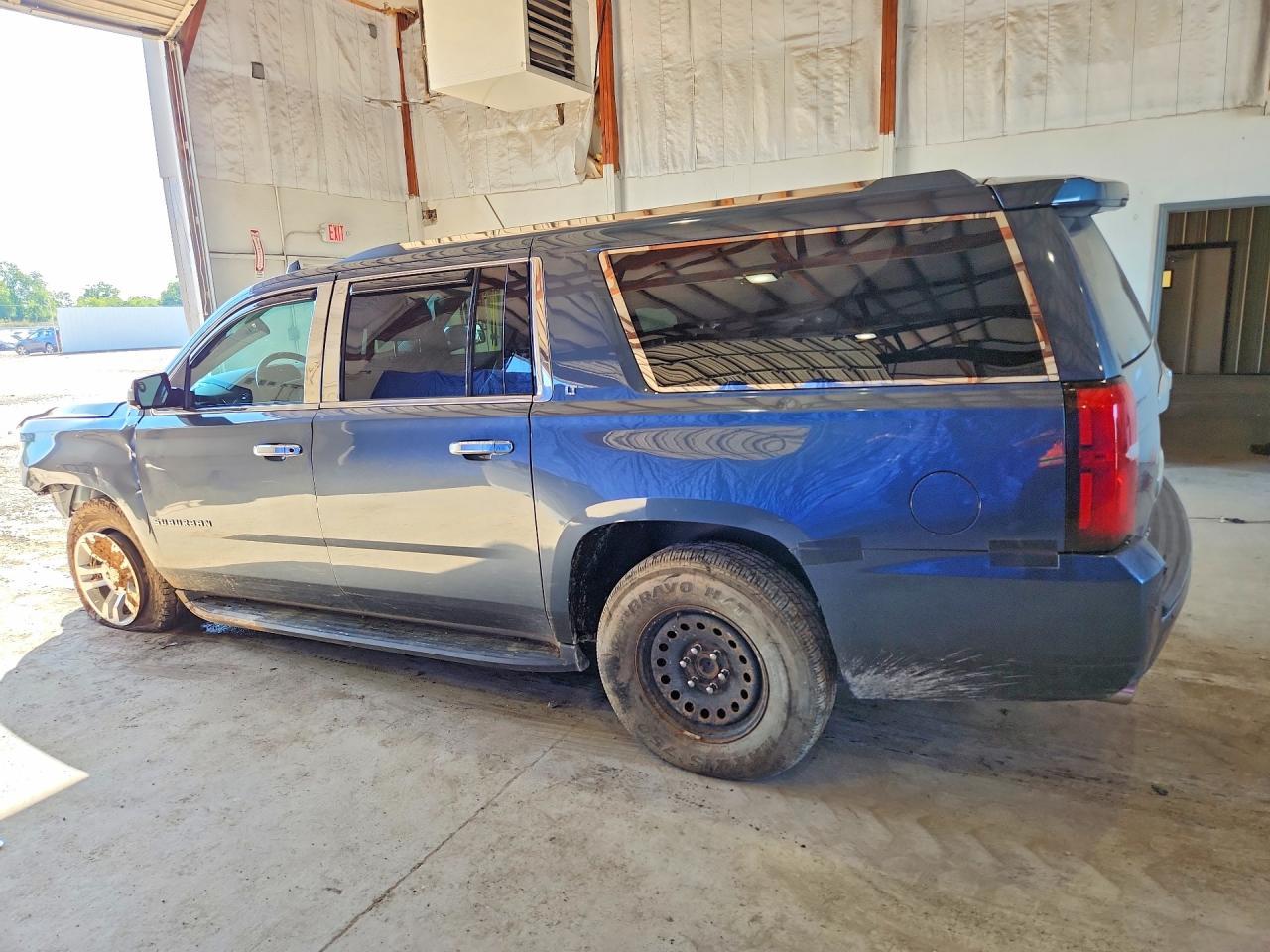 2020 Chevrolet Suburban K1500 Lt - Фото 2