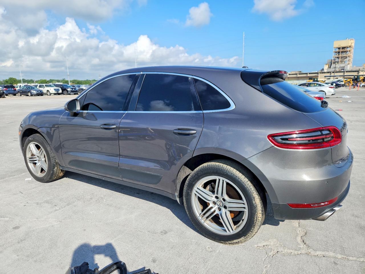 2016 Porsche Macan S - Image 2