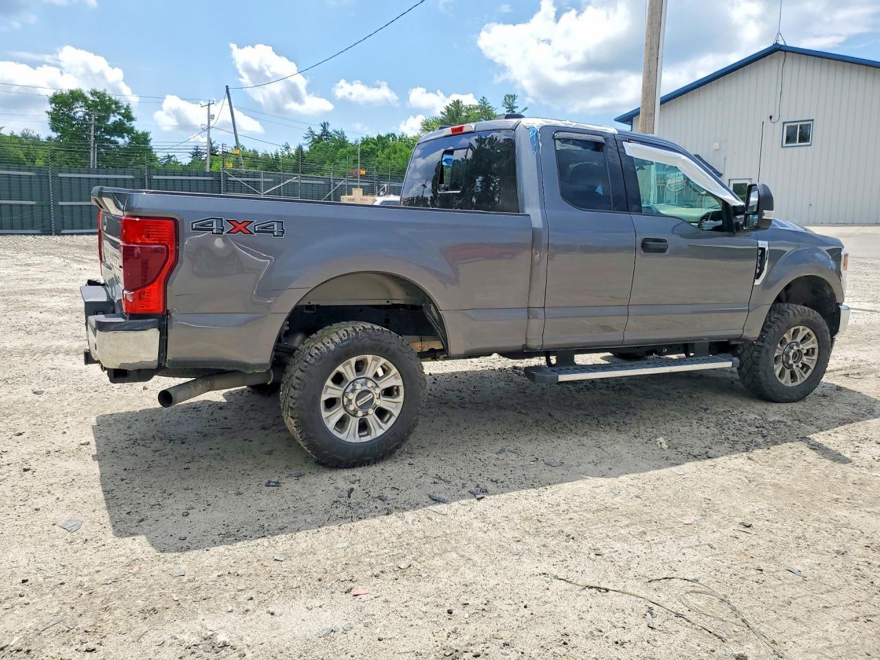 2022 Ford F250 Super Duty - Фото 3
