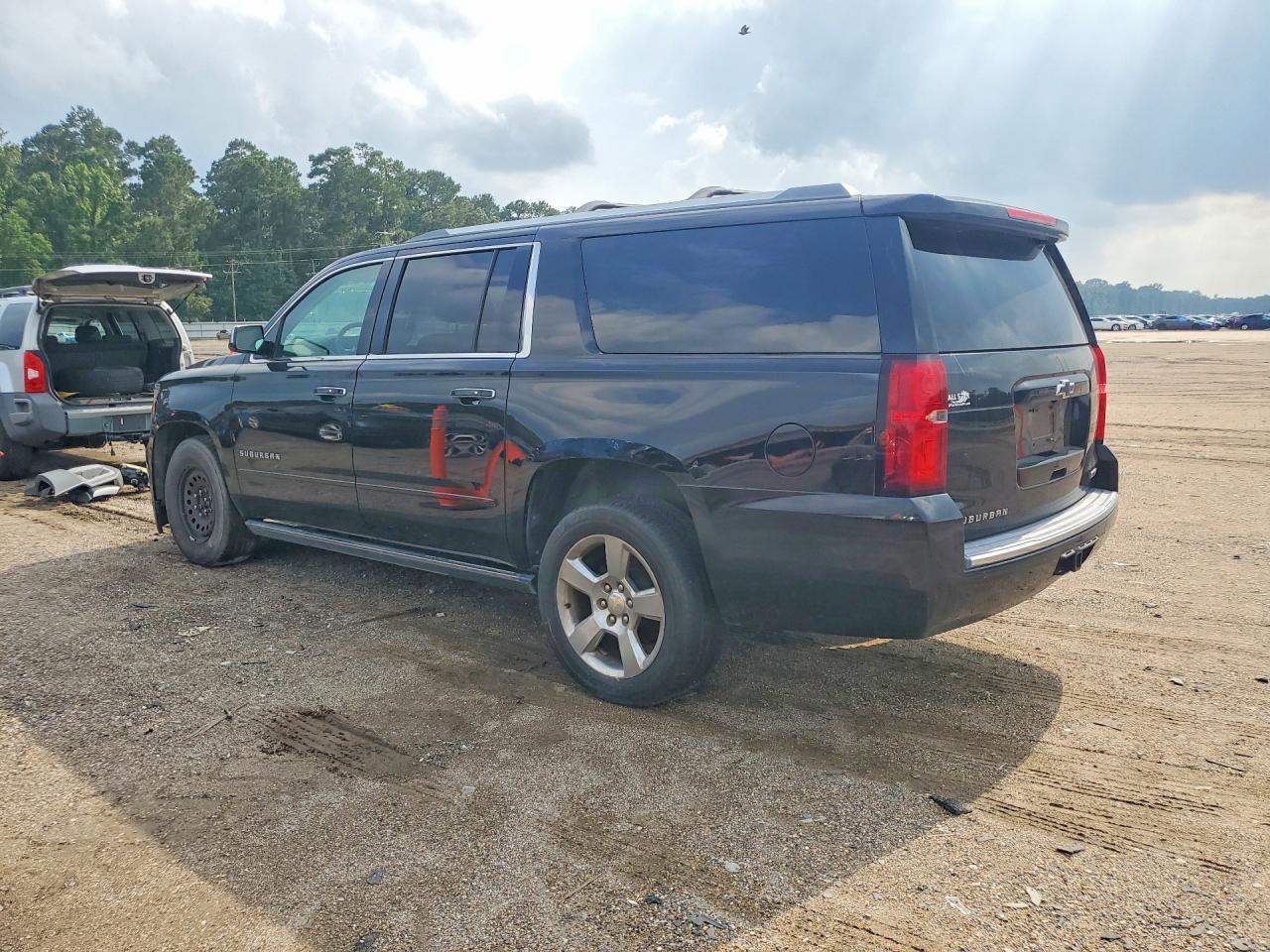 2018 Chevrolet Suburban K1500 Premier - Image 2