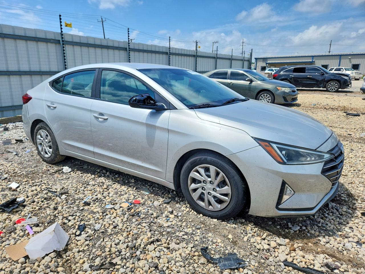 2019 Hyundai Elantra Se - Image 4