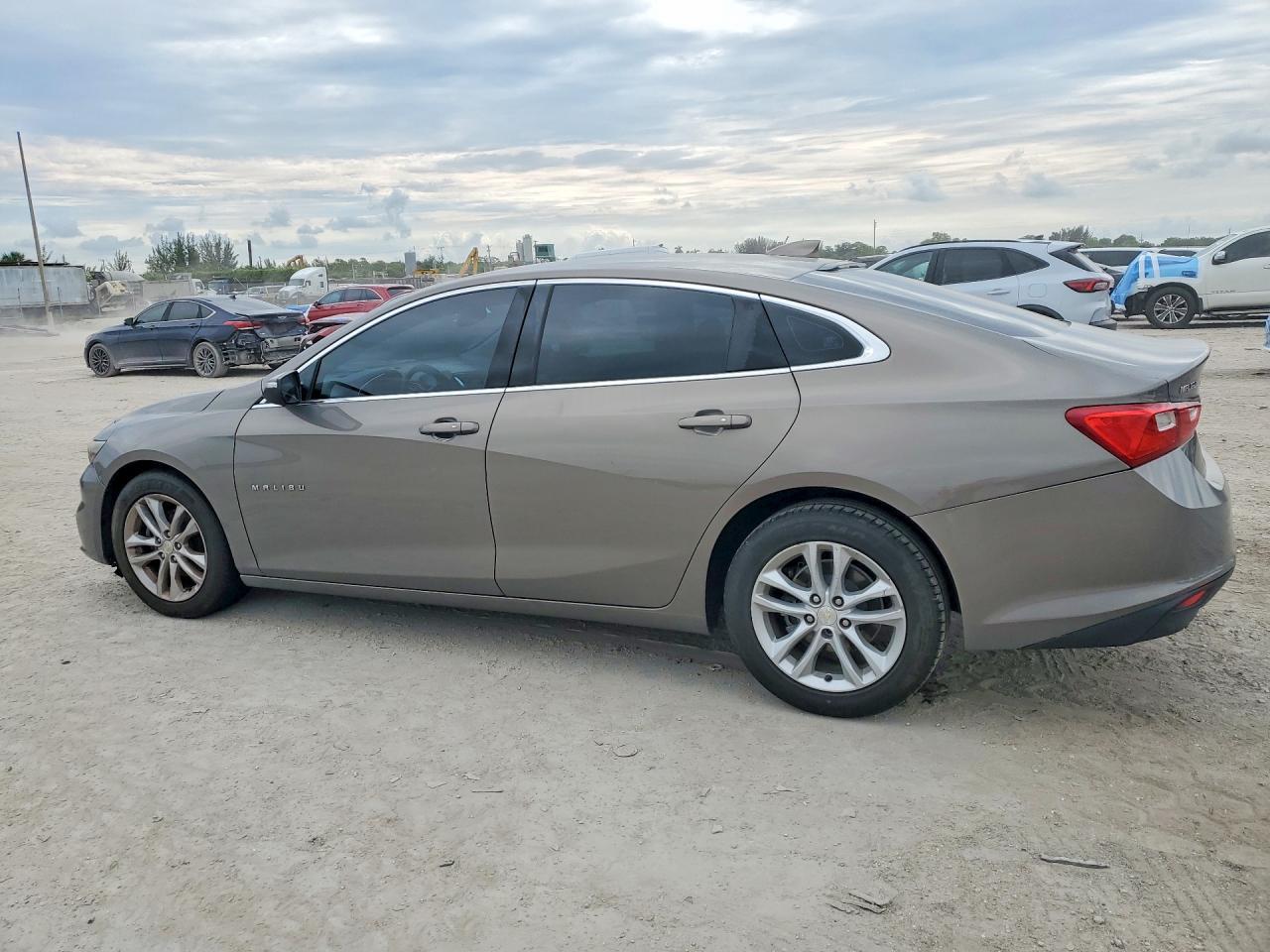 2018 Chevrolet Malibu Lt - Фото 2