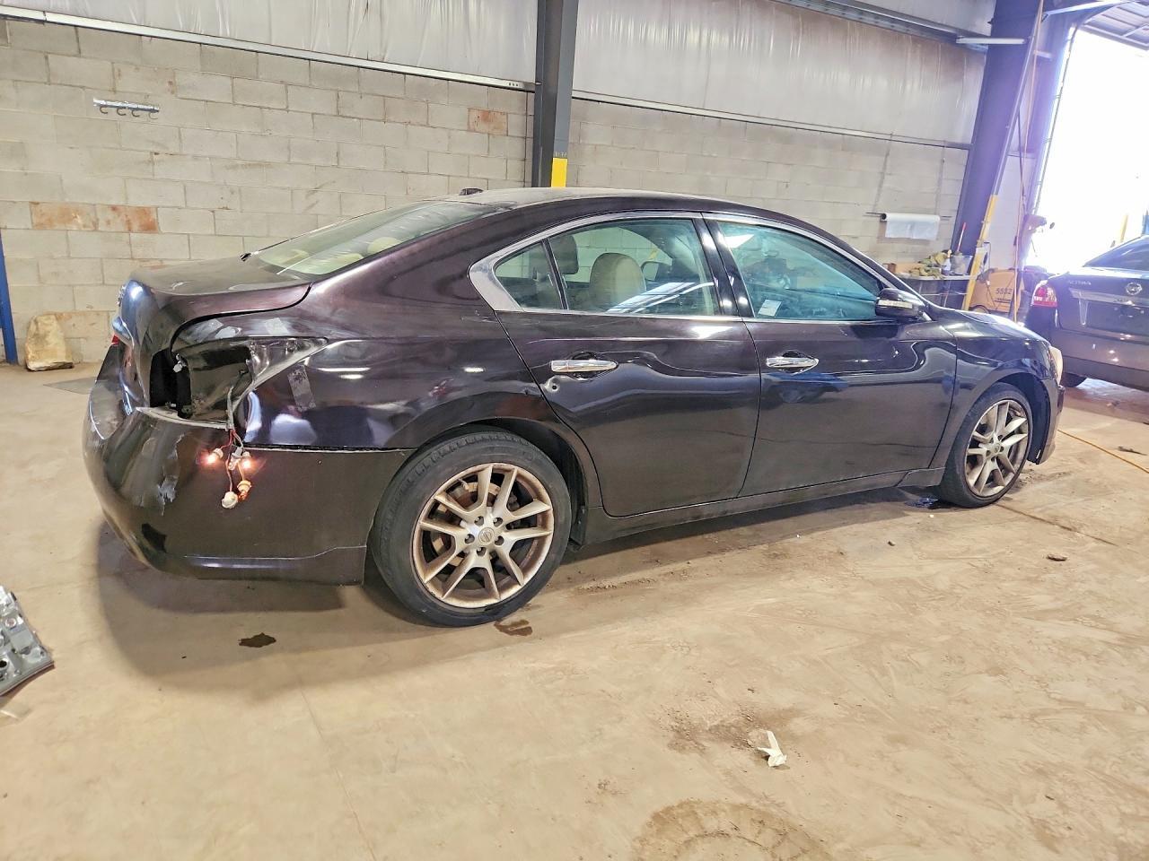 2011 Nissan Maxima 3.5 S - Image 3