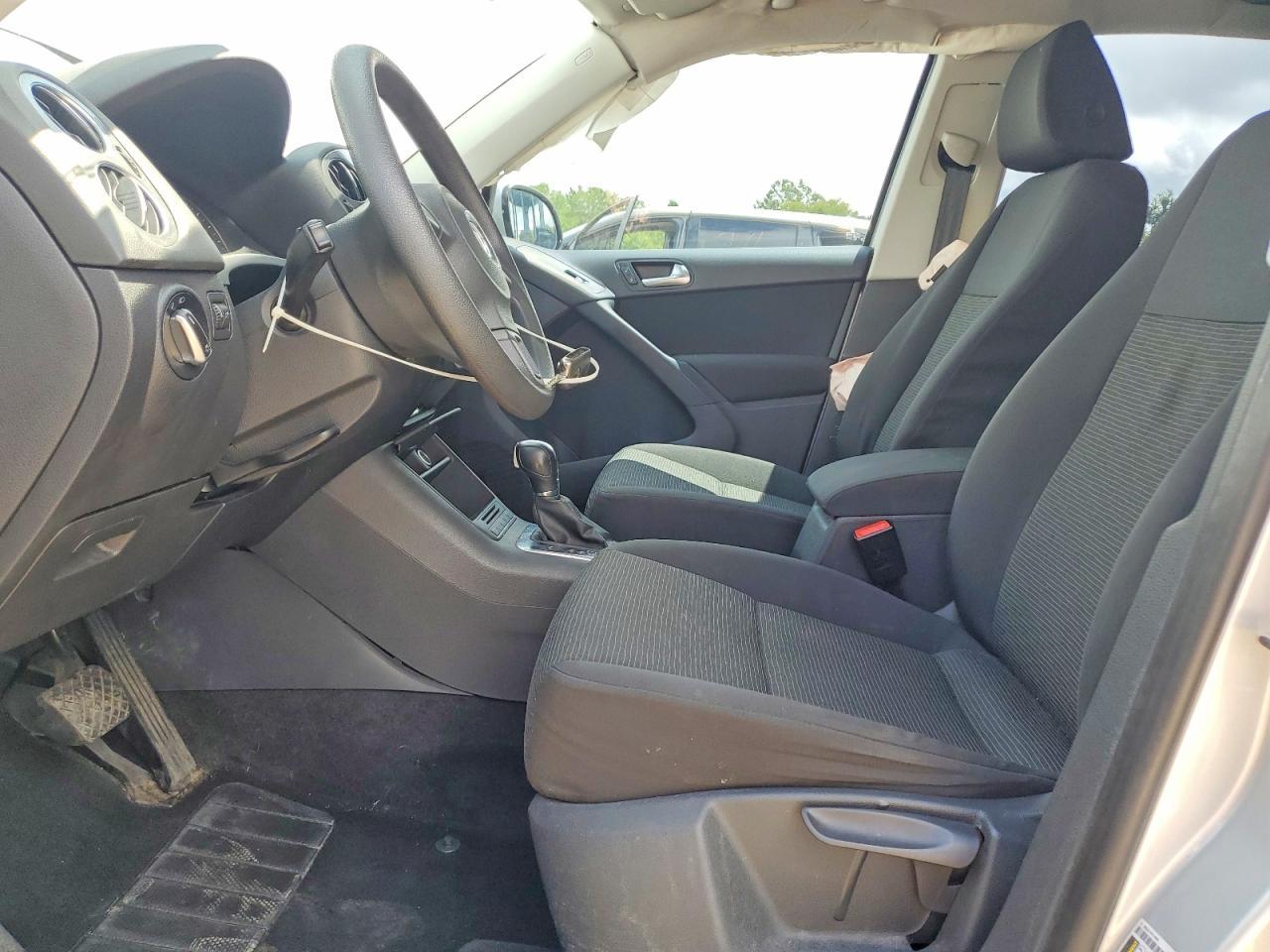 2012 Volkswagen Tiguan S - Фото 7