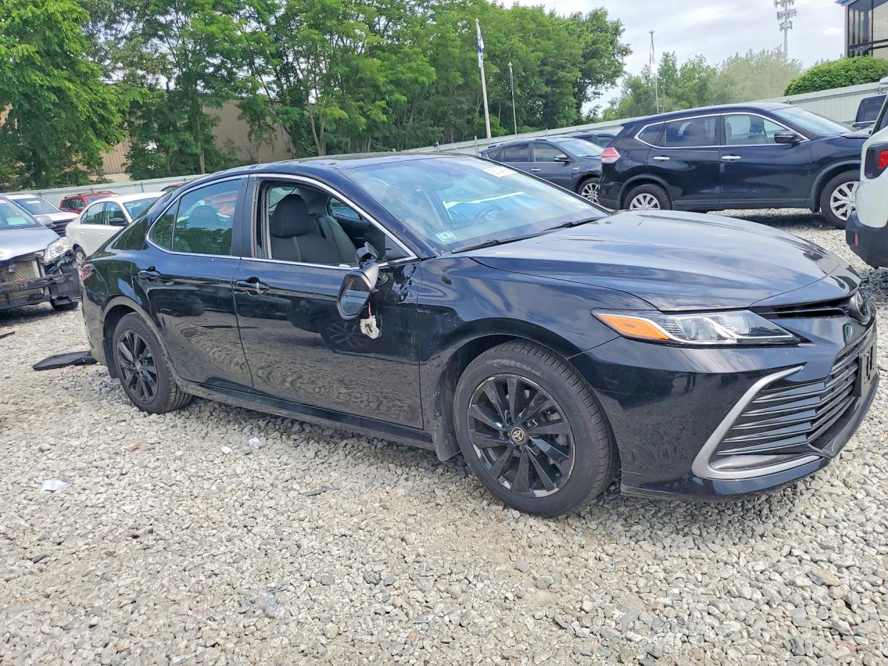 2023 Toyota Camry Le - Image 4