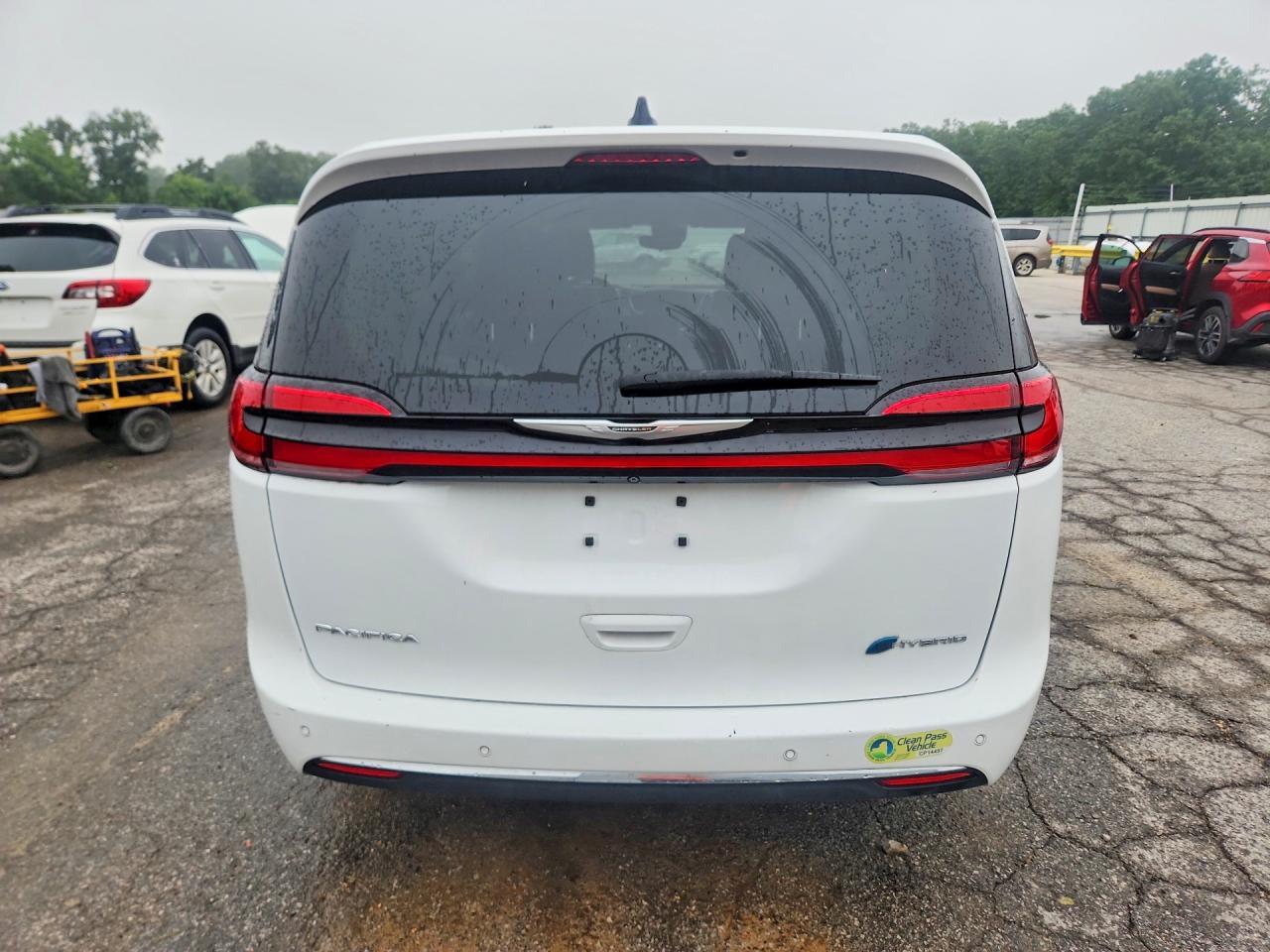 2023 Chrysler Pacifica Hybrid Touring L - Фото 6