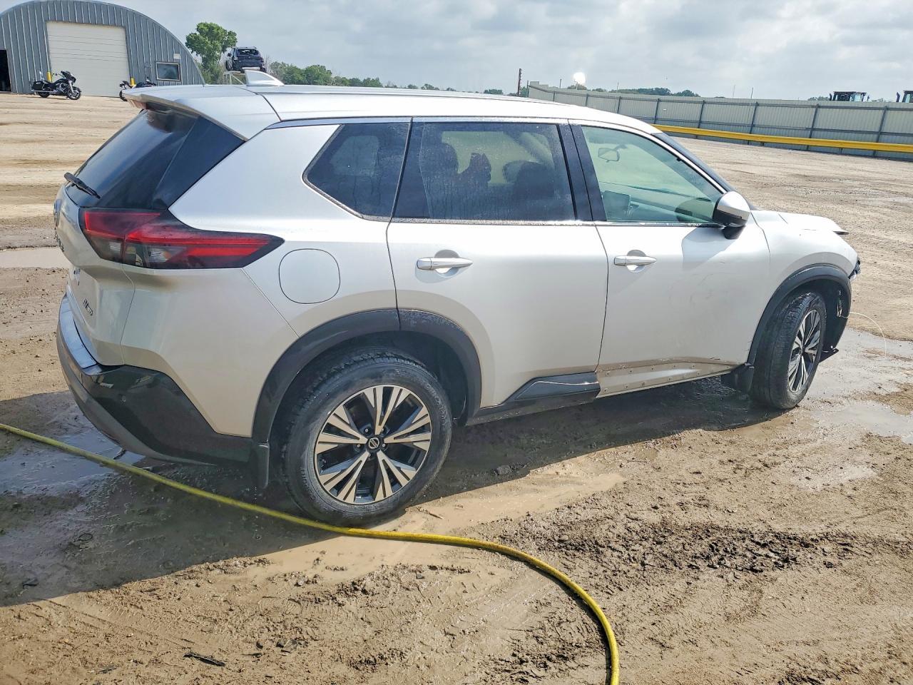 2021 Nissan Rogue Sv - Фото 3