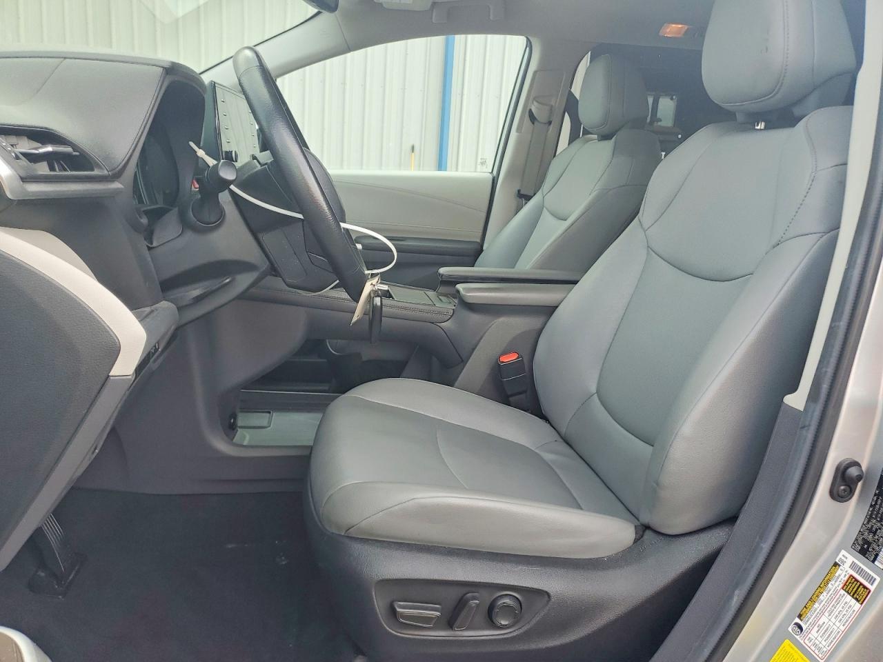 2024 Toyota Sienna Xle - Фото 7