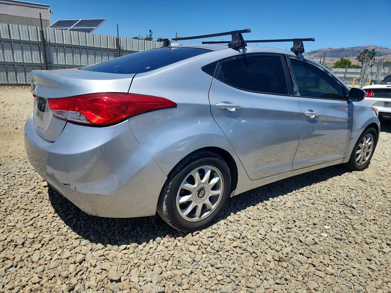 2013 Hyundai Elantra Gls - Image 3