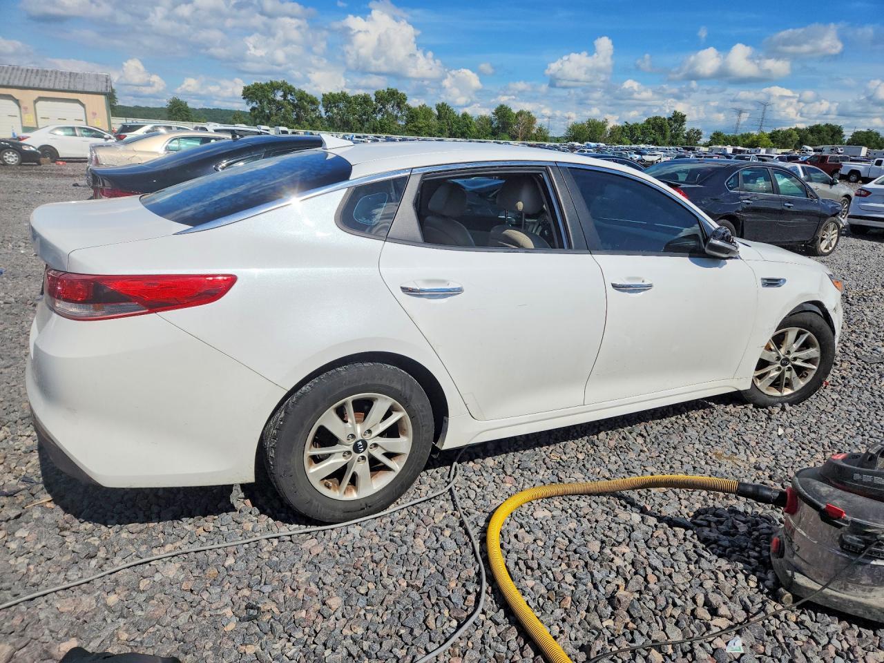 2017 Kia Optima Lx - Фото 3