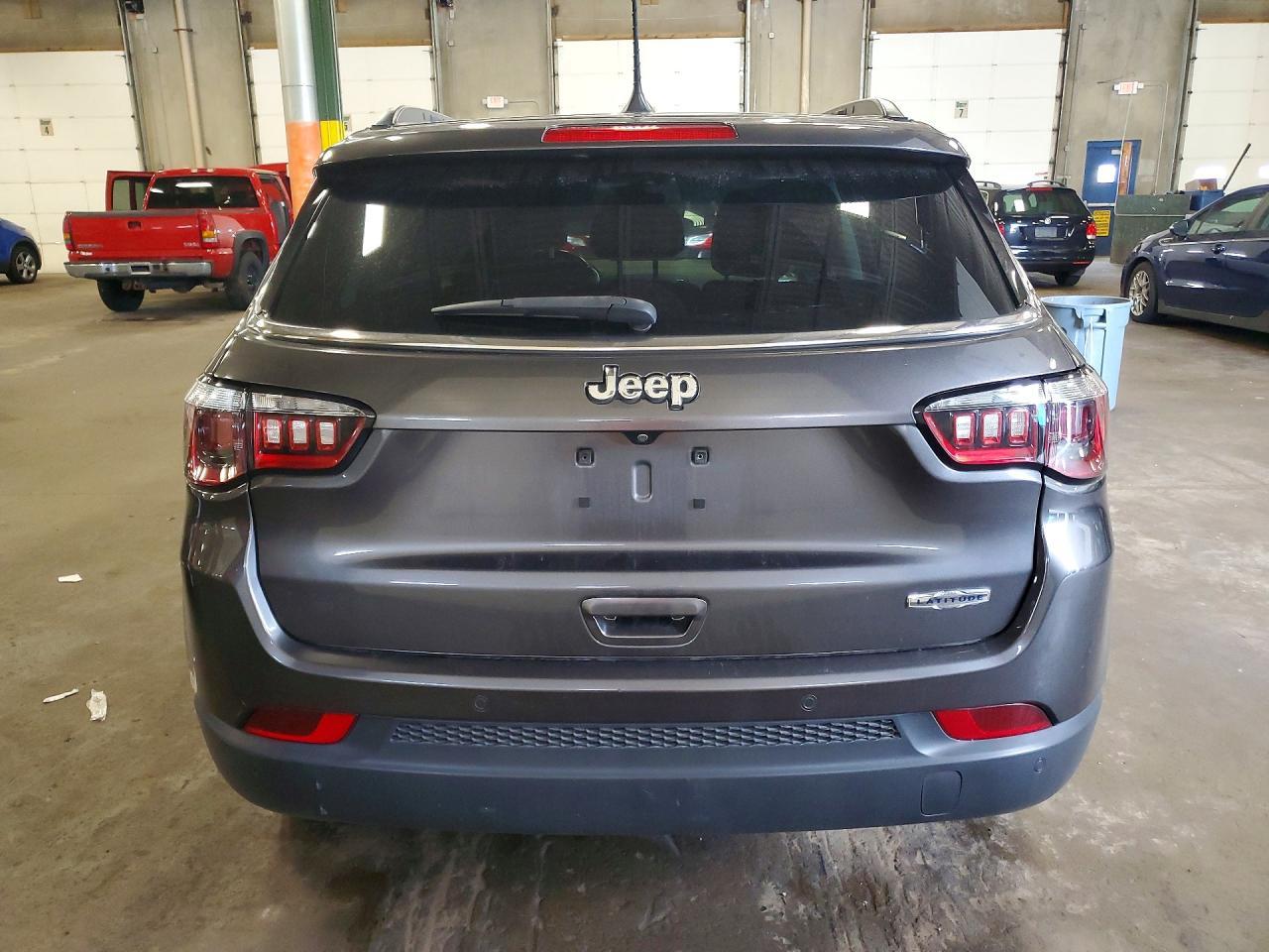 2020 Jeep Compass Latitude - Image 6