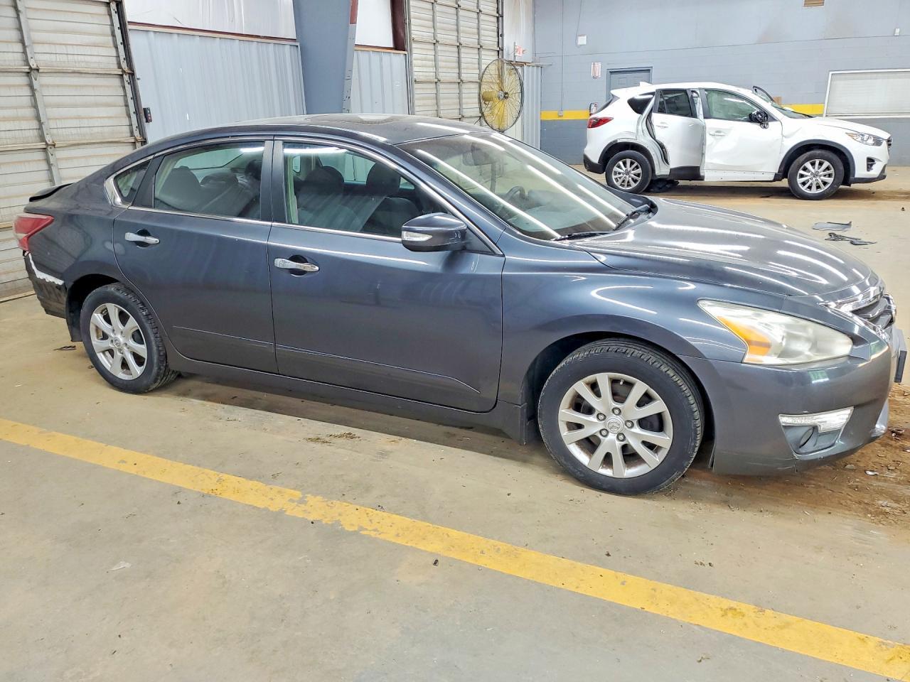 2013 Nissan Altima 2.5 - Image 4