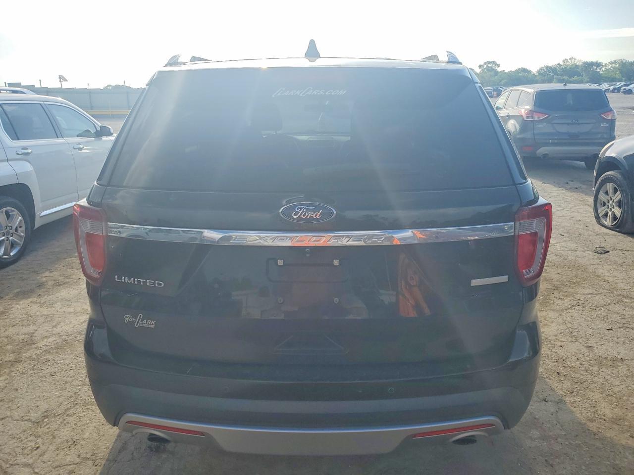 2016 Ford Explorer Limited - Image 6