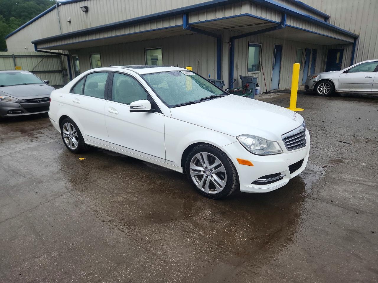 2013 Mercedes-Benz C 300 4Matic - Фото 4