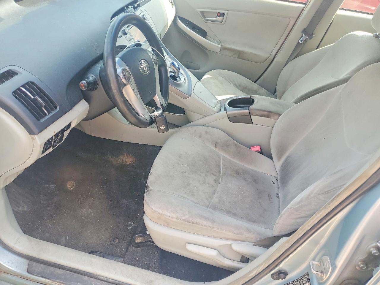 2012 Toyota Prius Two - Фото 7