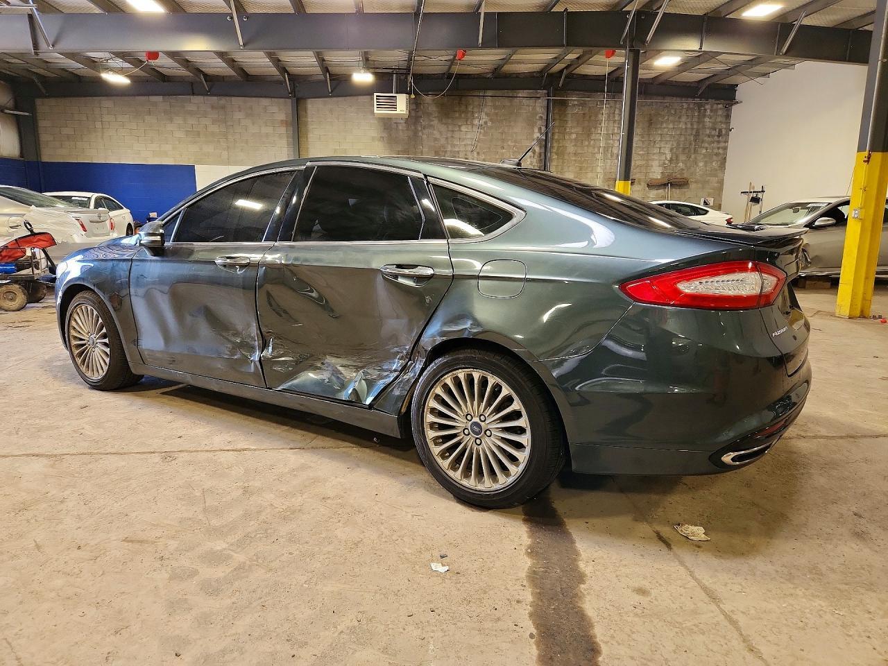 2016 Ford Fusion Titanium - Фото 2