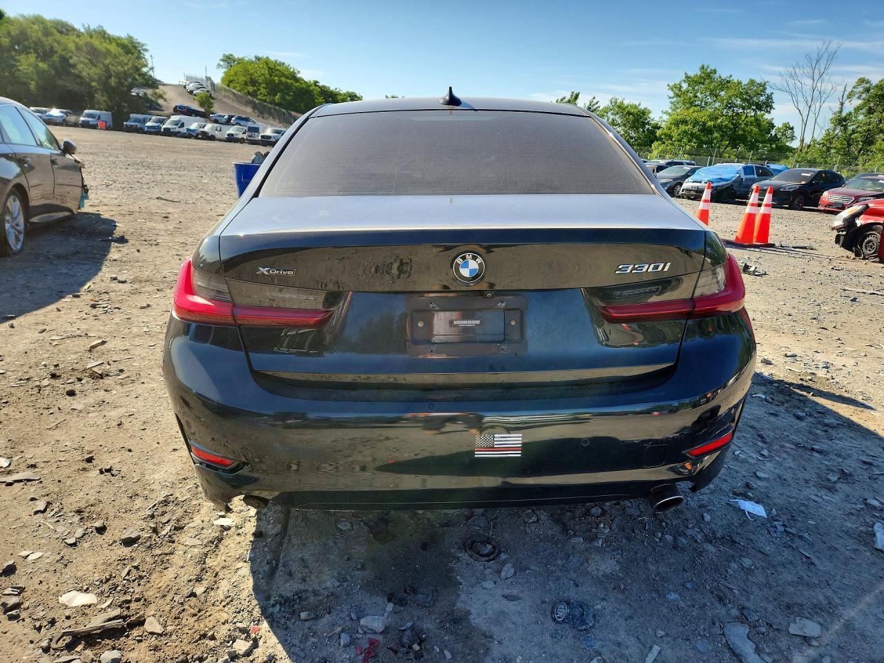 2021 BMW 330Xi - Фото 6