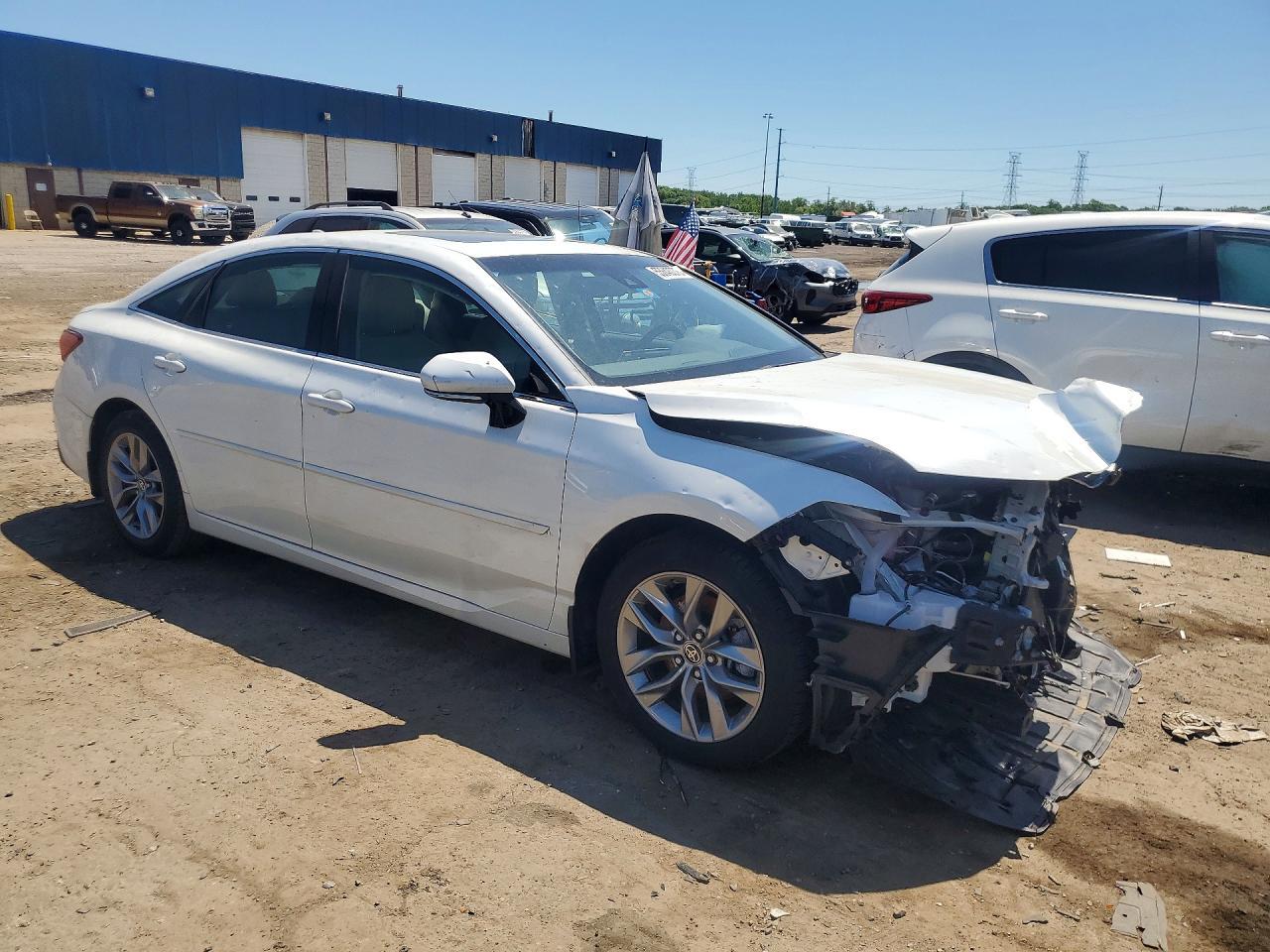 2022 Toyota Avalon Xle - Фото 4