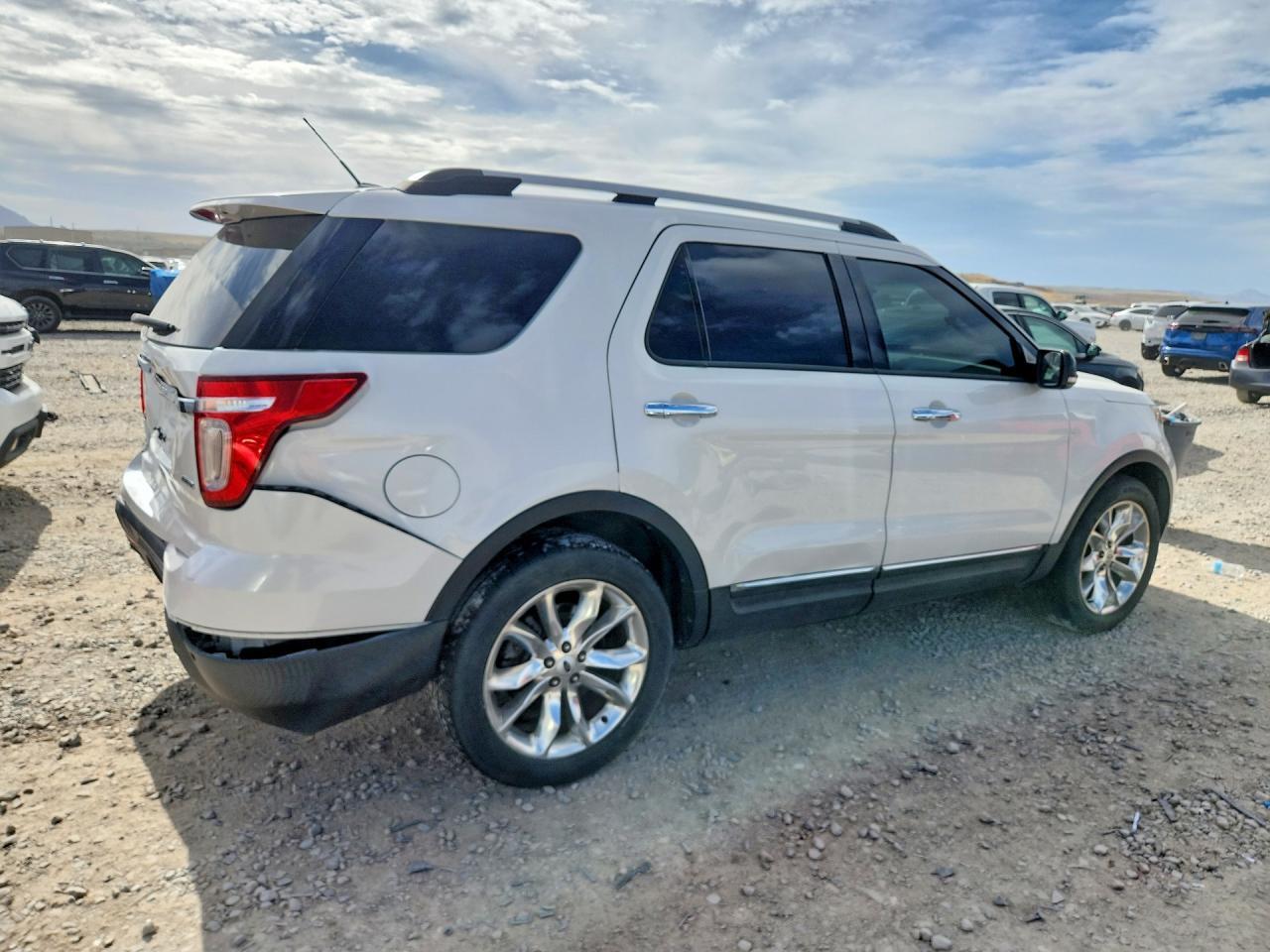 2015 Ford Explorer Xlt - Image 3