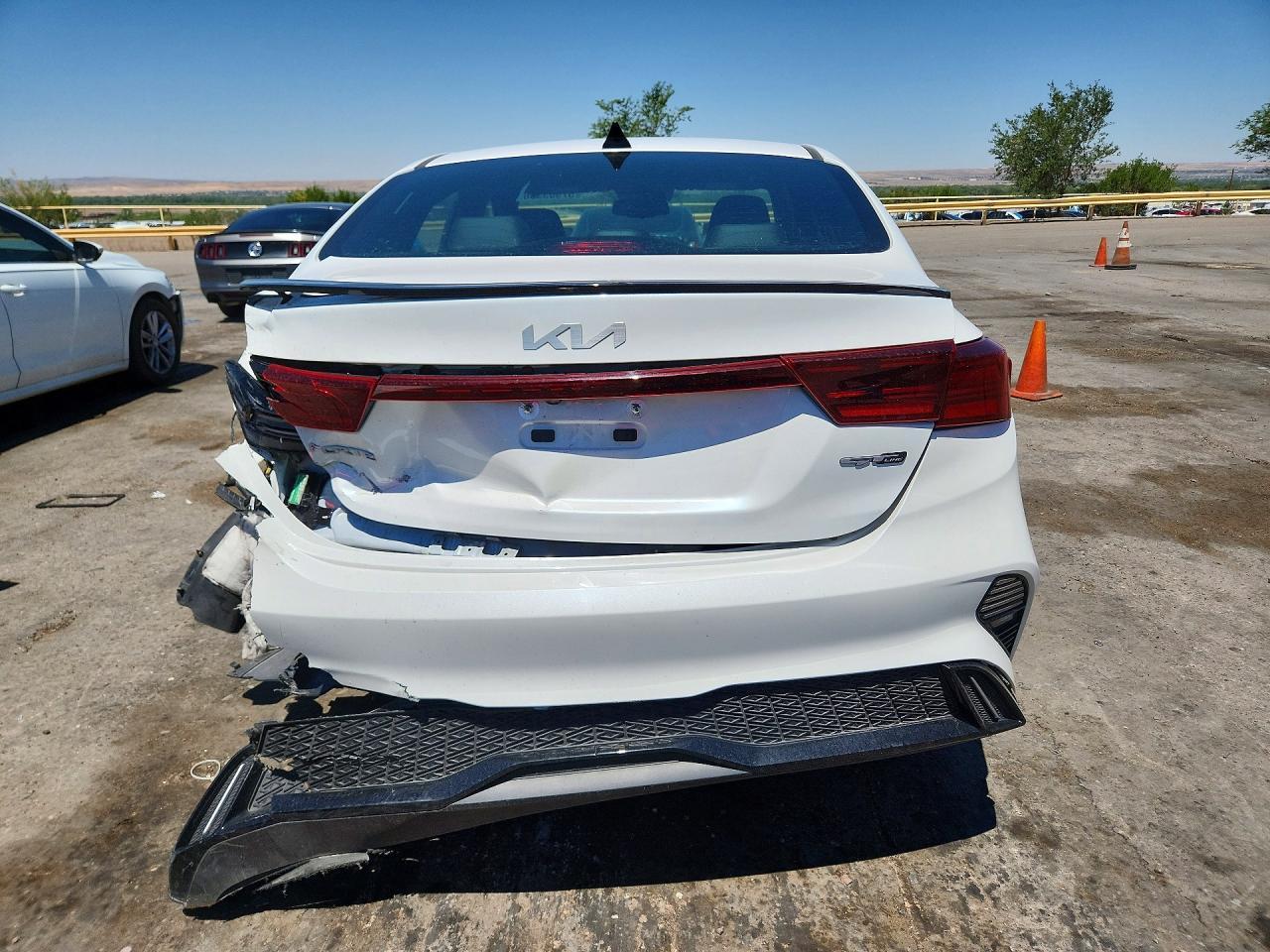 2024 Kia Forte Gt Line - Image 6