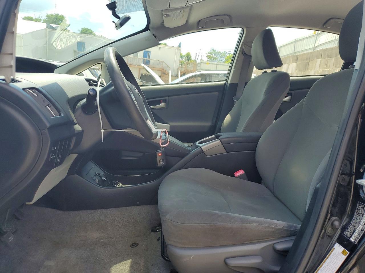 2012 Toyota Prius Two - Фото 7