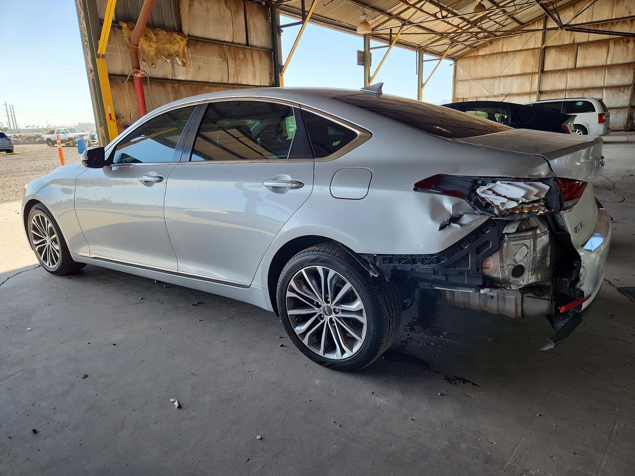2015 Hyundai Genesis 3.8L - Фото 2