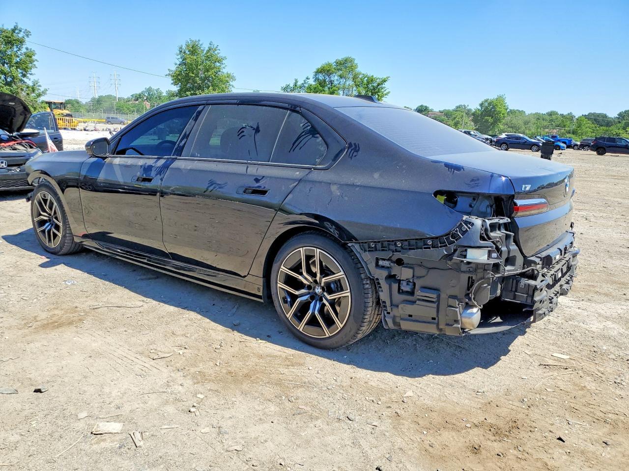 2023 BMW I7 xDrive60 - Image 2