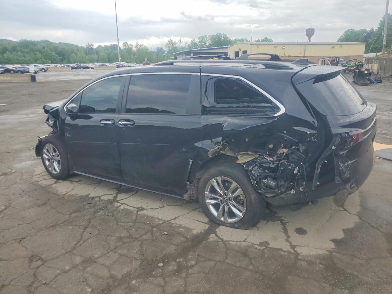 2023 Toyota Sienna Woodland Edition - Фото 2