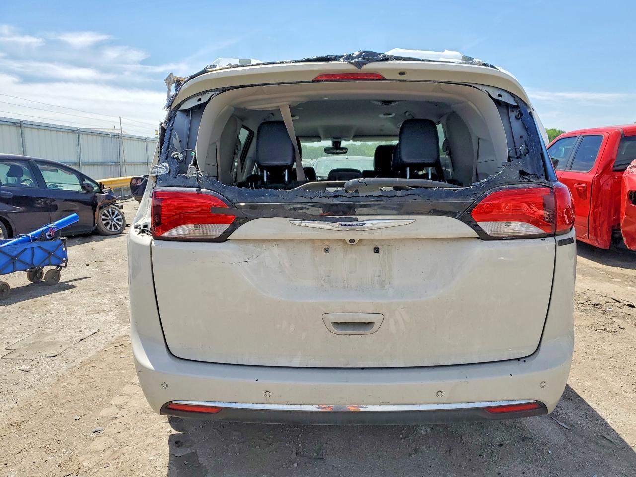 2019 Chrysler Pacifica Touring L - Image 6