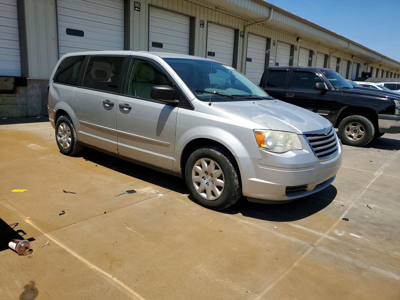 2008 Chrysler Town & Country Lx - Фото 4
