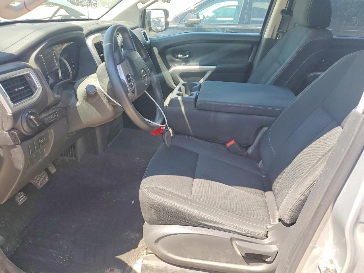 2019 Nissan Titan Sv - Image 7